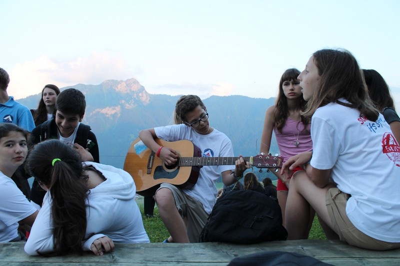 Village Camps International Summer Camp Leysin, Switzerland 2025-08-09 https://www.villagecamps.com/journals_admin/images/681-10-campfire (31).jpg